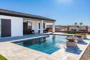 Desert Oasis a McCulloch Pool Home